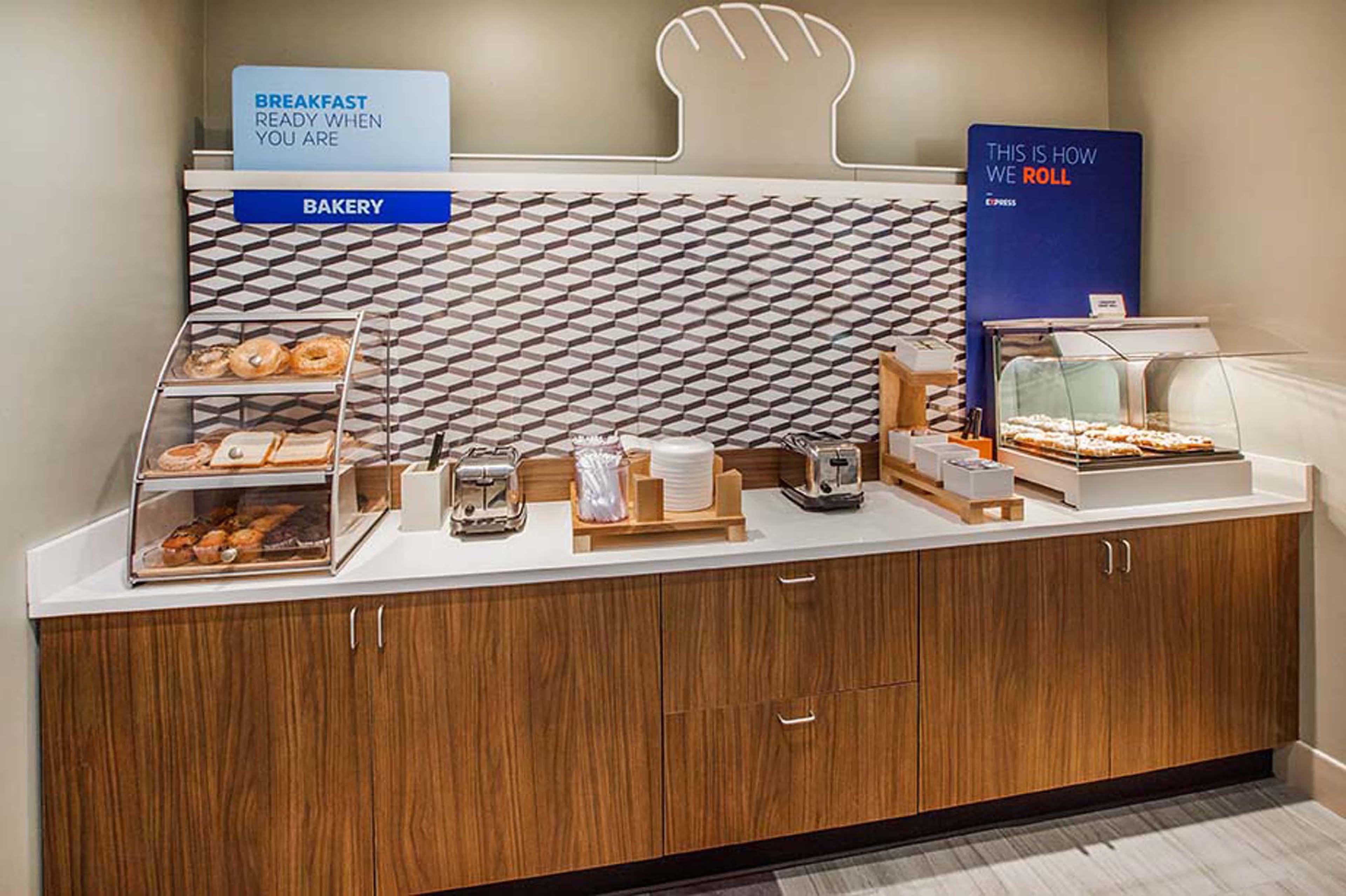 Holiday Inn Express Memphis Medical Center - Midtown By Ihg Bagian luar foto