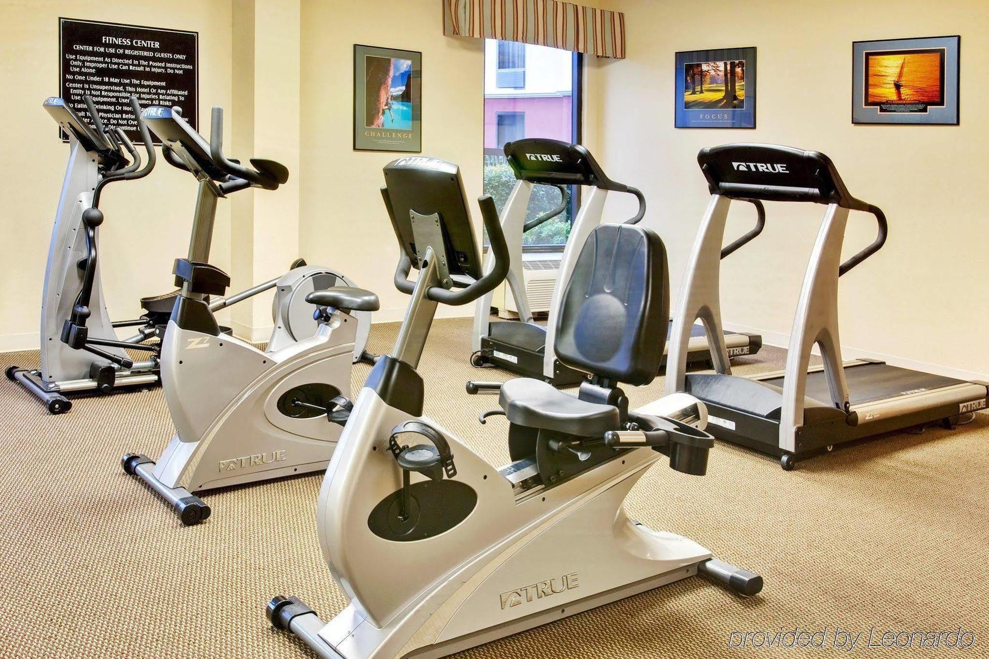Holiday Inn Express Memphis Medical Center - Midtown By Ihg Bagian luar foto